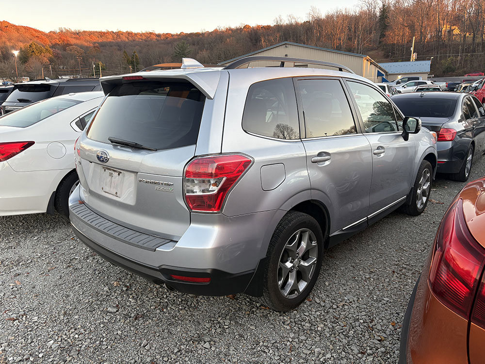 Used 2016 Subaru Forester 2.5i Touring w/ Eyesight & Navigation System image 3