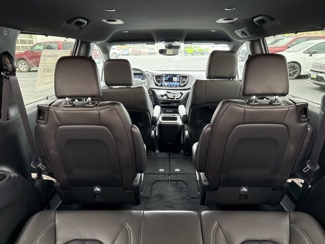 New 2026 Chrysler Pacifica Select image 16