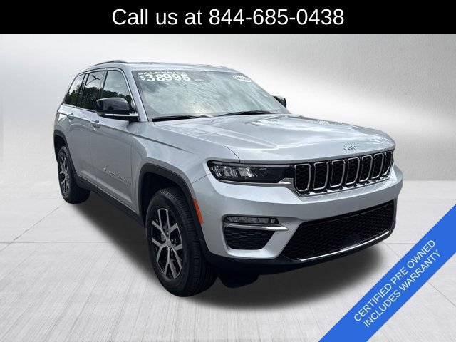 Used 2025 Jeep Grand Cherokee Limited AWD/4WD image 3