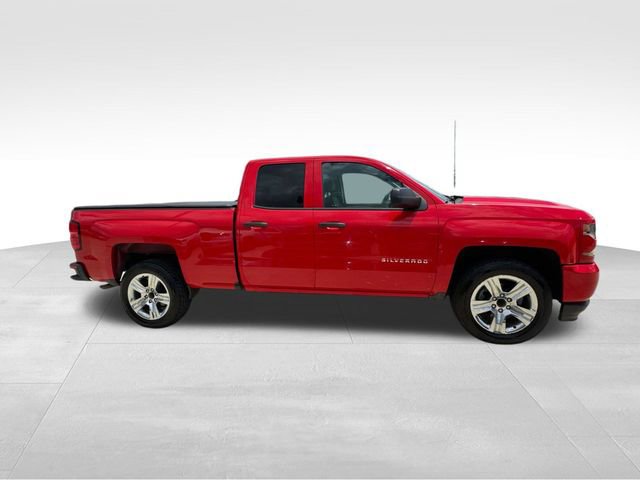 Used 2018 Chevrolet Silverado 1500 Custom w/ Custom Value Package RWD image 12