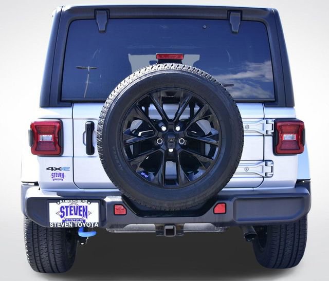 Used 2023 Jeep Wrangler Unlimited Sahara w/ Cold Weather Group AWD/4WD image 11