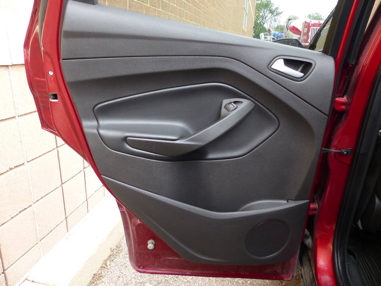 Used 2019 Ford Escape SEL AWD/4WD image 25