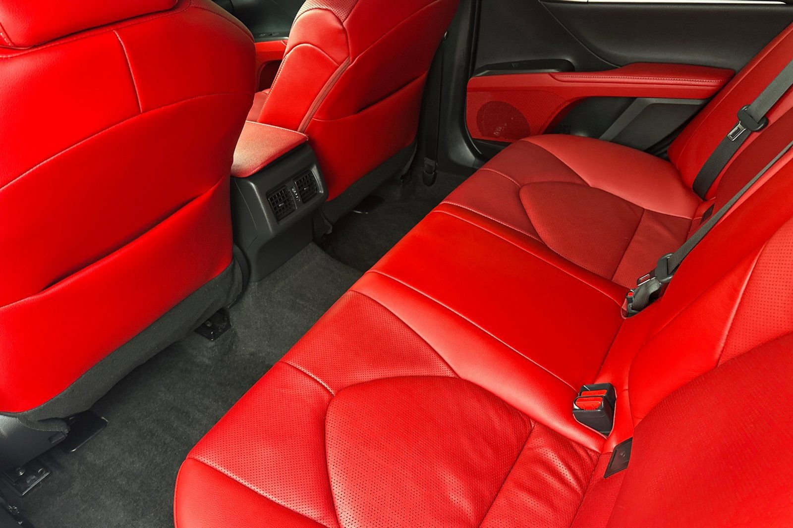 Used 2023 Toyota Camry XSE w/ Navigation Package image 12