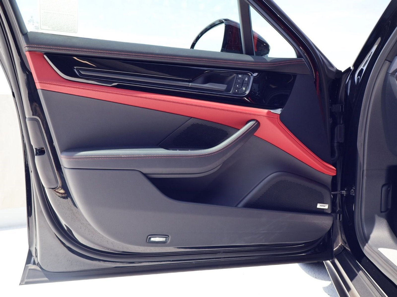 Certified 2025 Porsche Panamera 4 AWD/4WD image 13