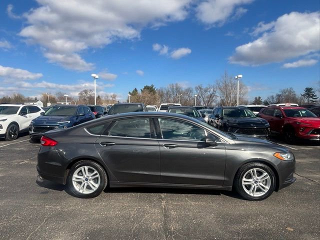 Used 2018 Ford Fusion SE image 4