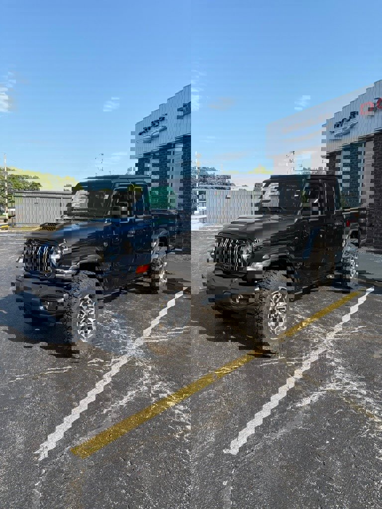 New 2025 Jeep Gladiator Sport