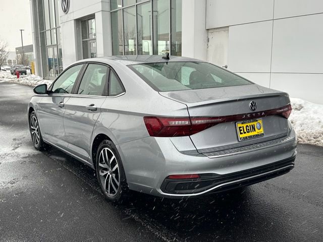 Certified 2025 Volkswagen Jetta SE image 4