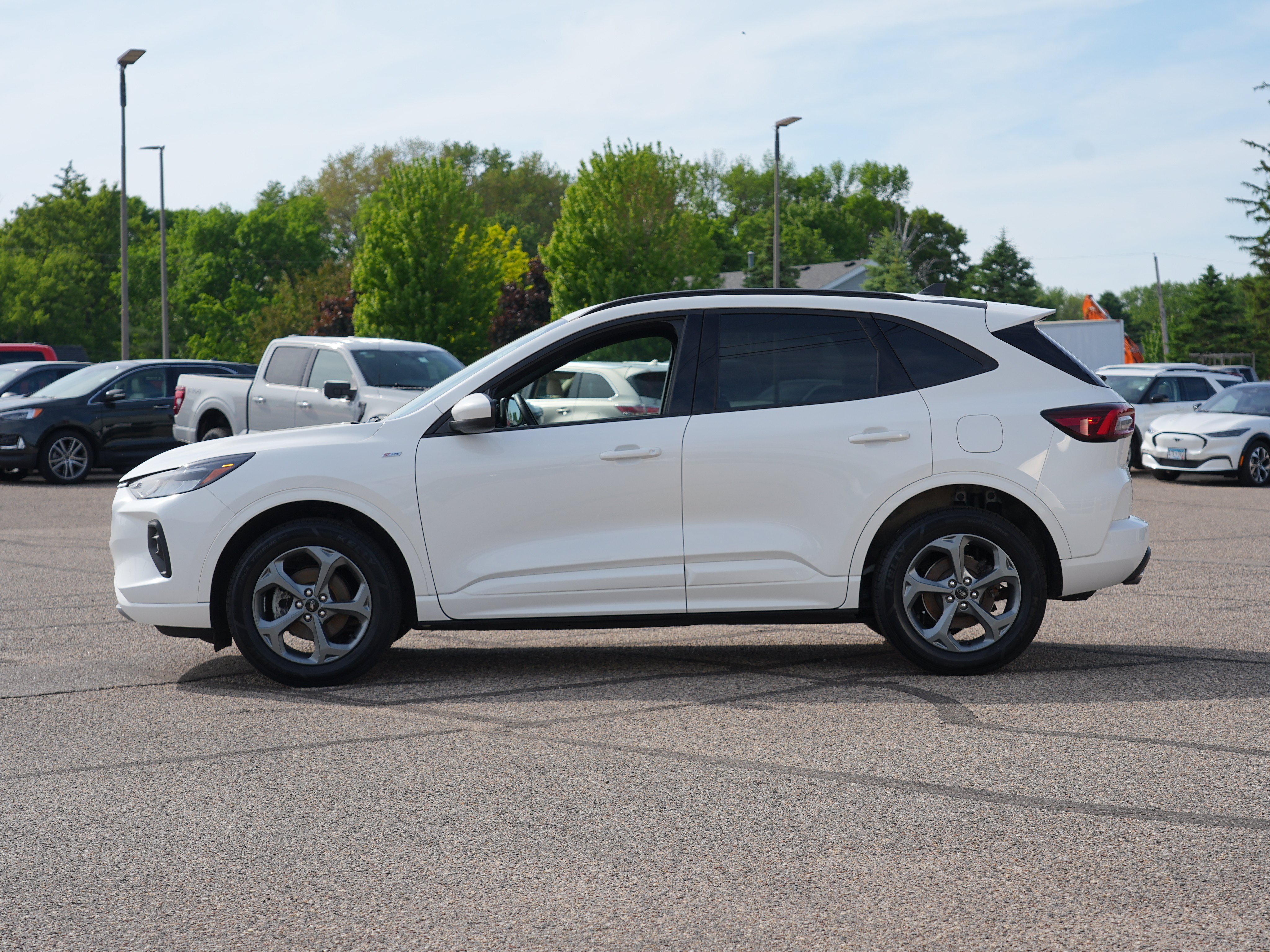Used 2023 Ford Escape ST-Line Select AWD/4WD image 7