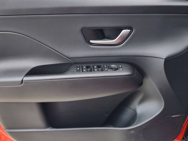 Certified 2025 Hyundai Kona Limited AWD/4WD image 17