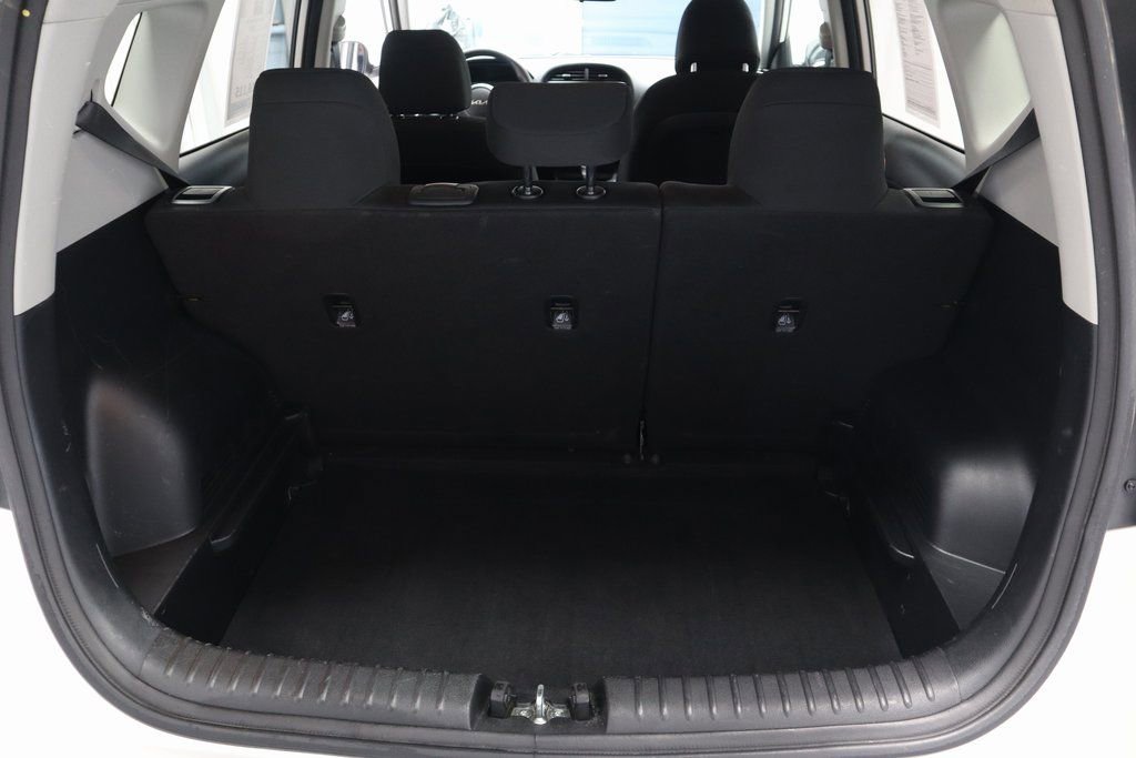 Used 2024 Kia Soul LX w/ Option Group 015 image 16
