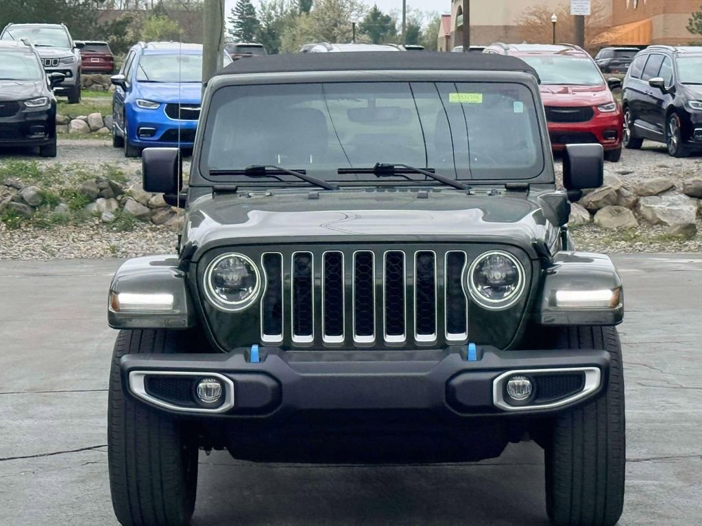 Used 2023 Jeep Wrangler Unlimited Sahara w/ Cold Weather Group AWD/4WD image 2