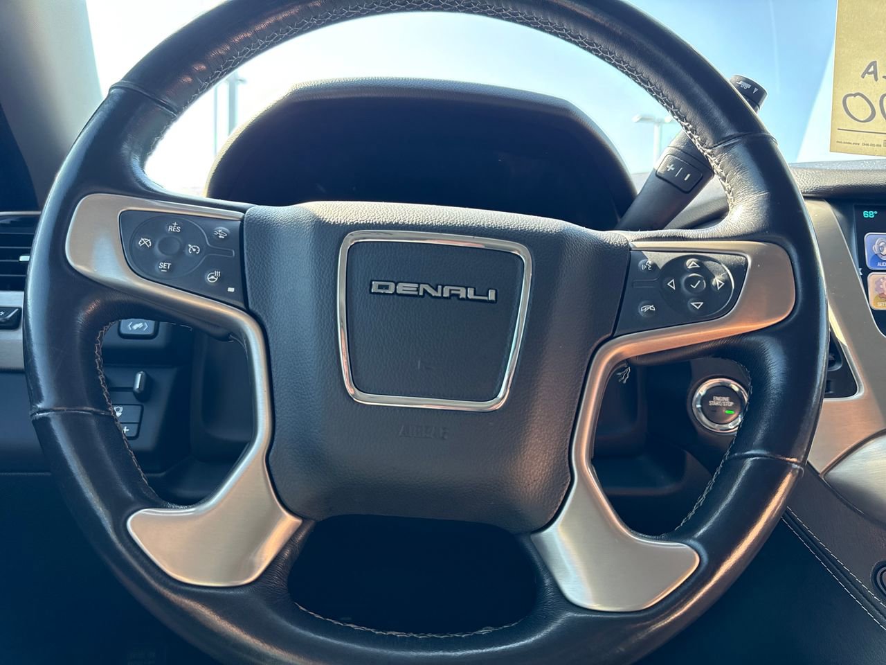 Used 2020 GMC Yukon XL Denali image 16