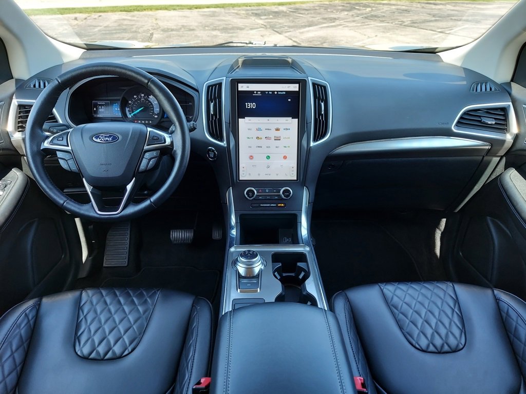 Certified 2024 Ford Edge Titanium image 3