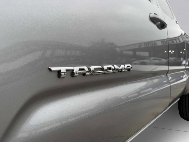 Used 2017 Toyota Tacoma SR5 image 15