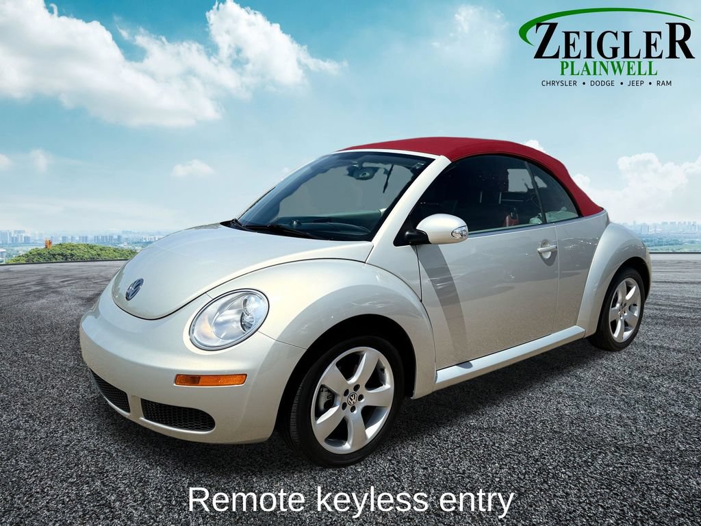 Used 2009 Volkswagen Beetle Blush FWD image 2