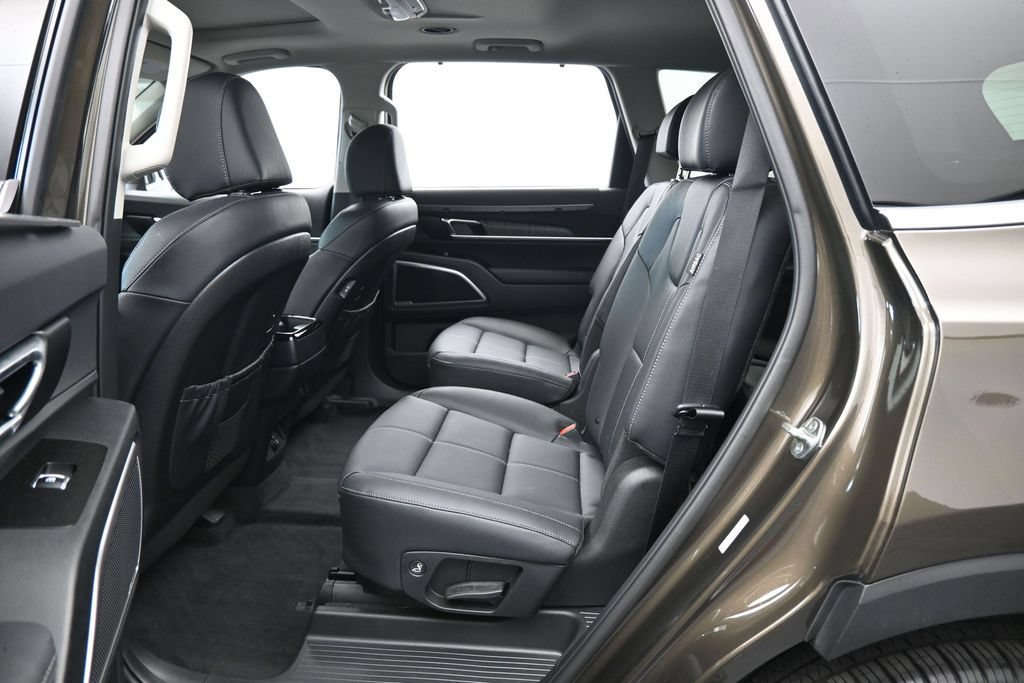 Used 2025 Kia Telluride EX w/ EX Captain's Chair Package FWD image 34