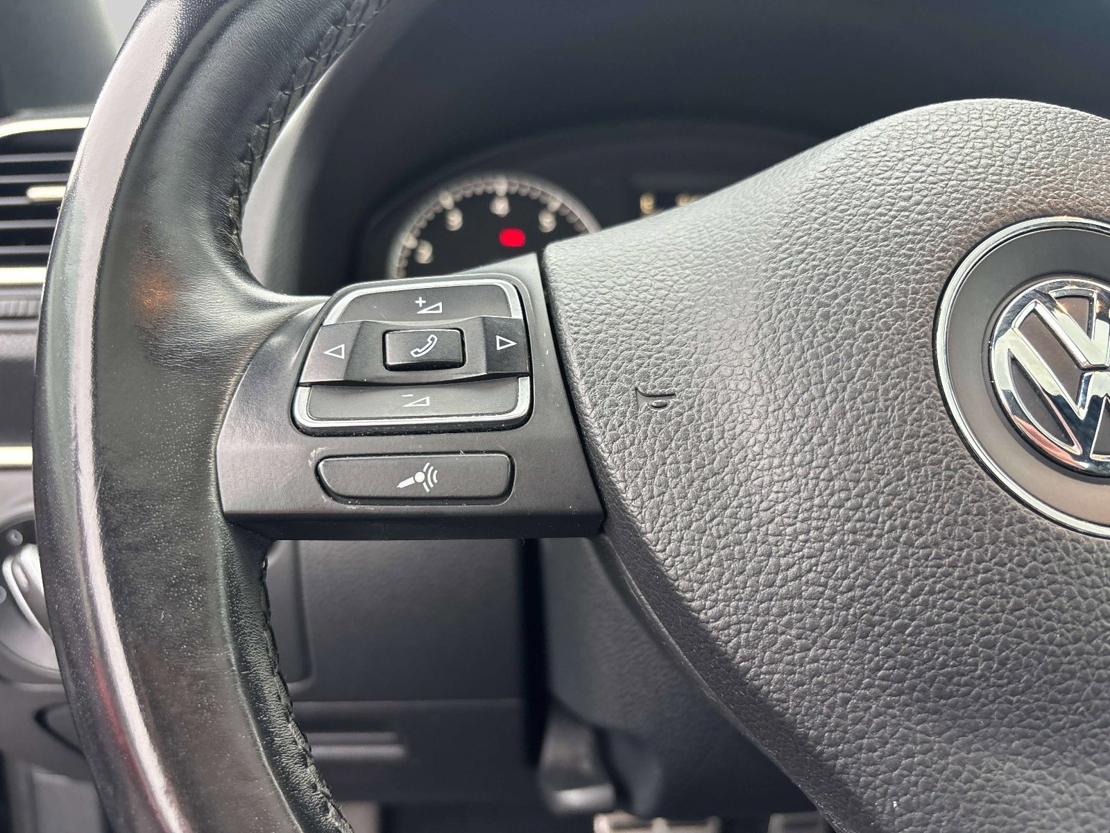 Used 2013 Volkswagen Eos image 17