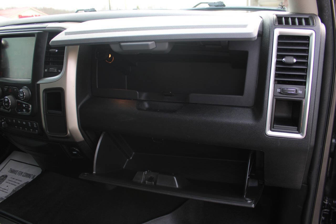 Used 2017 RAM 3500 SLT w/ Luxury Group image 43