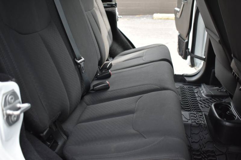Used 2018 Jeep Wrangler Unlimited Sport S AWD/4WD image 12