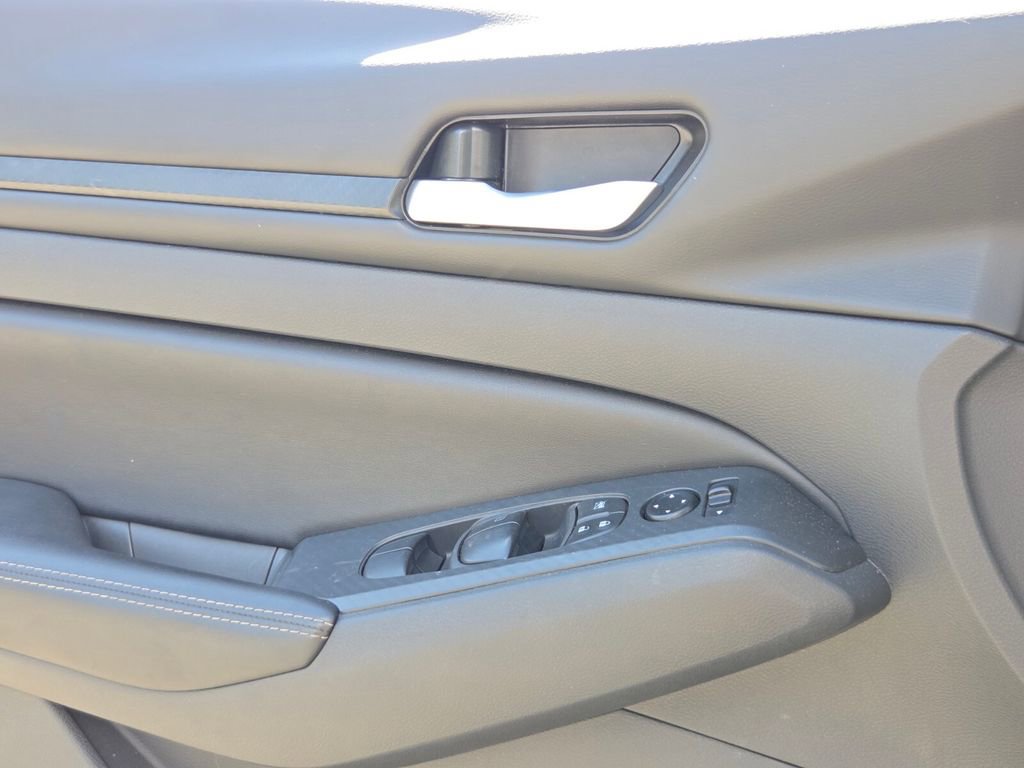 Used 2025 Nissan Altima 2.5 SV image 26