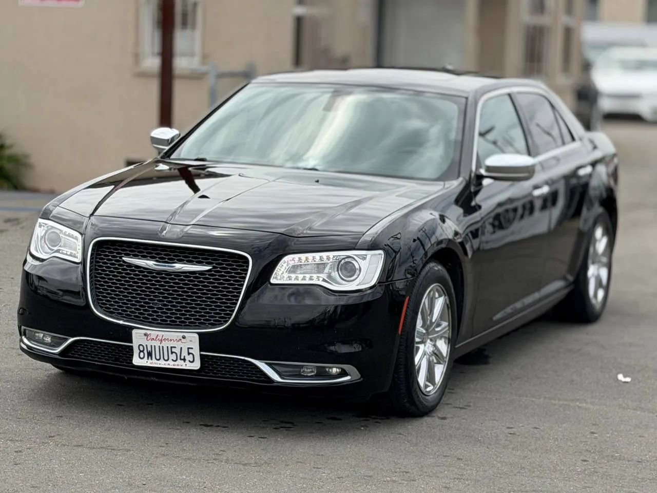 Used 2018 Chrysler 300 Limited RWD image 6