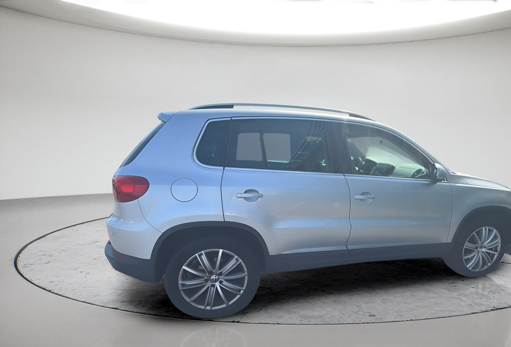 Used 2012 Volkswagen Tiguan SE AWD/4WD image 2