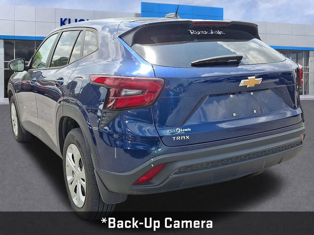 Used 2024 Chevrolet Trax LS FWD image 4