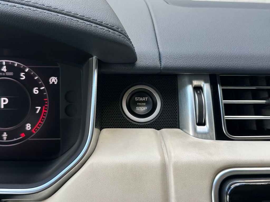 Used 2020 Land Rover Range Rover HSE image 40