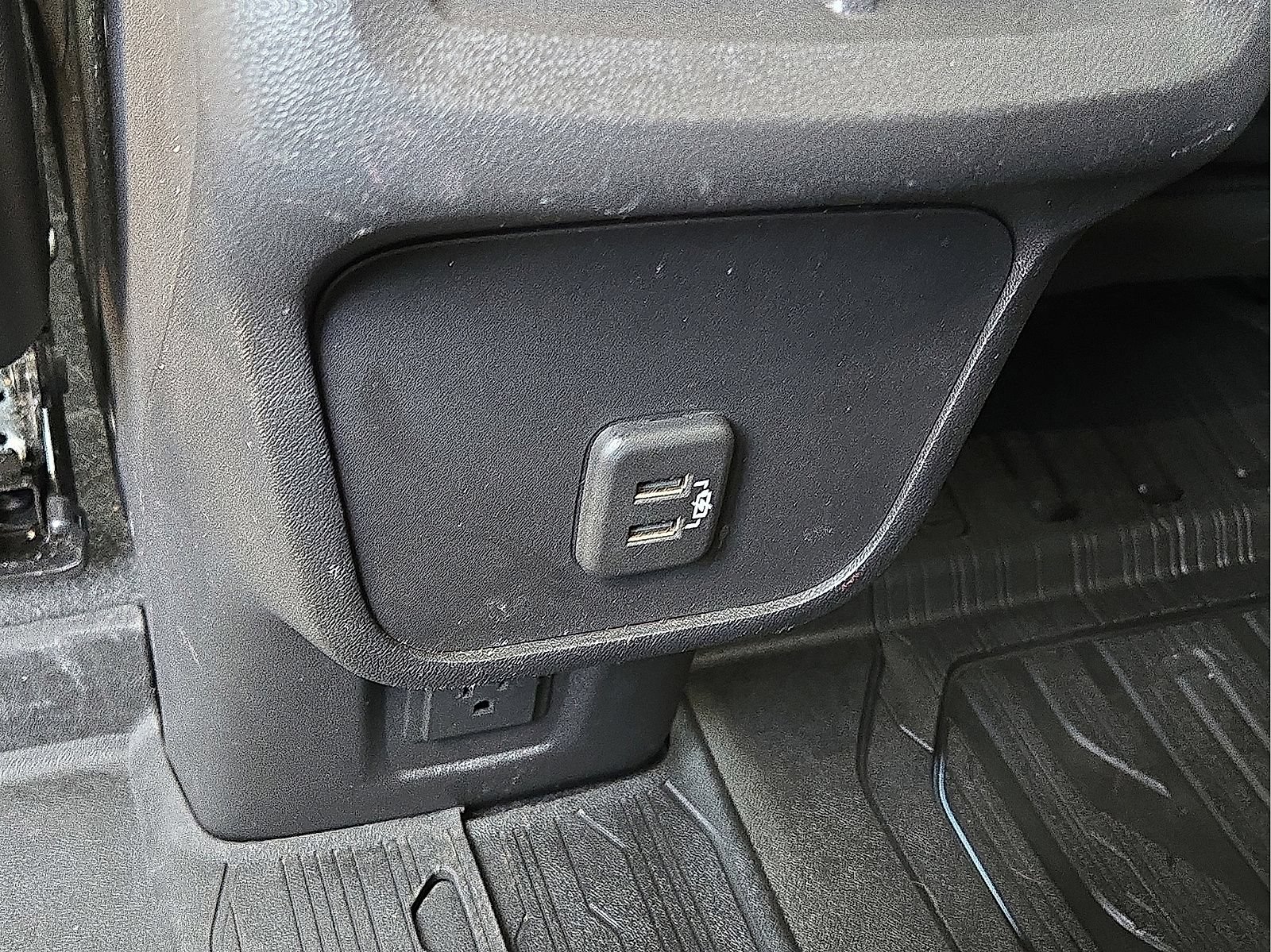 Used 2024 GMC Terrain AT4 w/ Tech Package AWD/4WD image 17