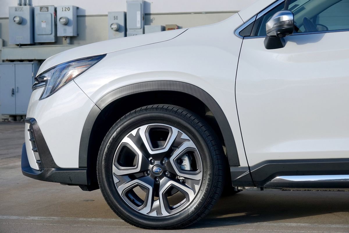 Used 2023 Subaru Ascent Touring image 23