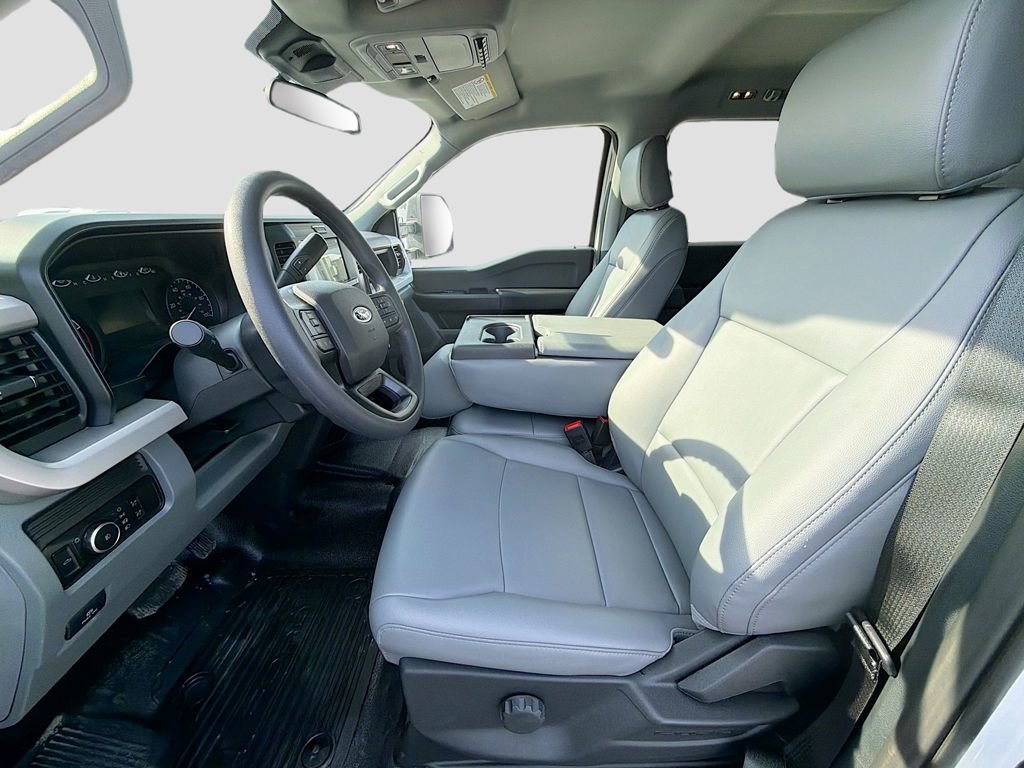 New 2026 Ford F550 4x4 Crew Cab image 16