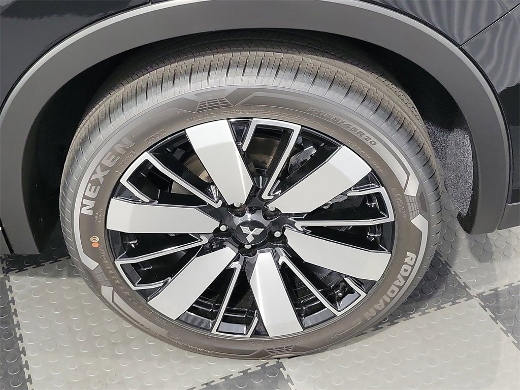 New 2025 Mitsubishi Outlander SE image 9