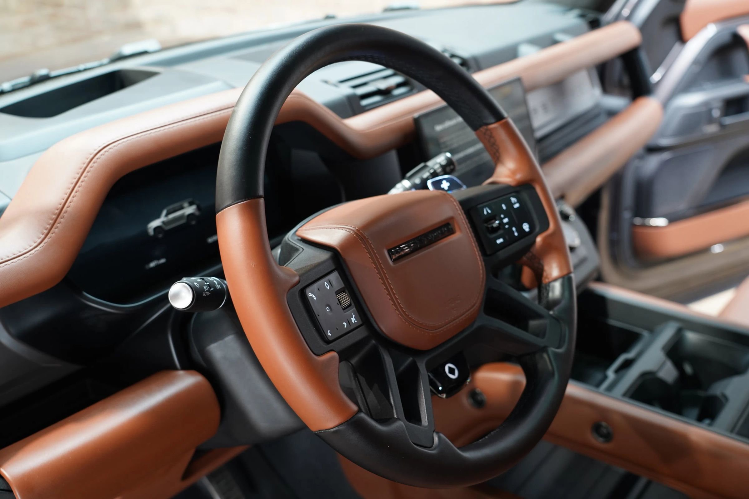 Used 2025 Land Rover Defender 110 image 49