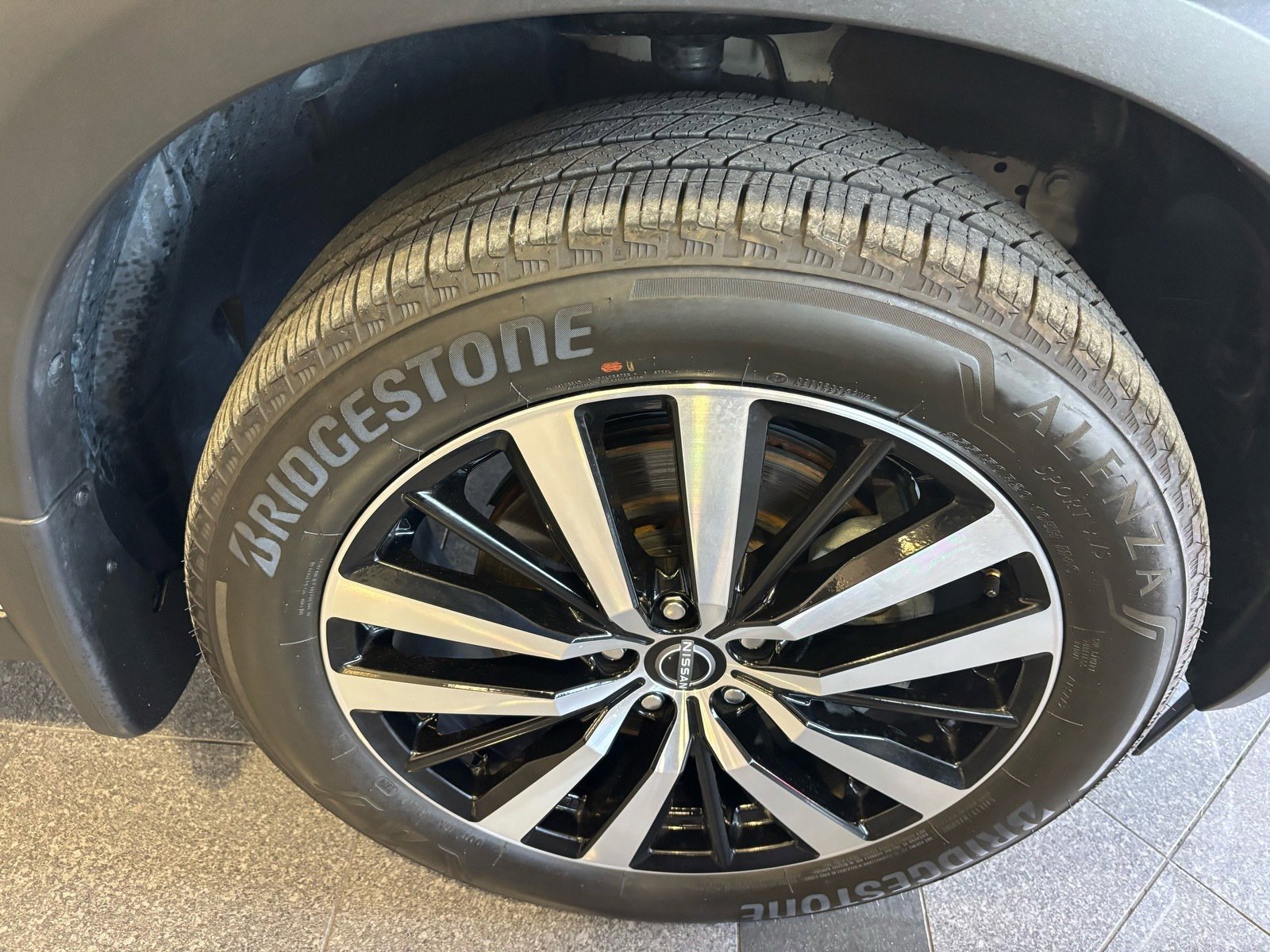 Used 2024 Nissan Pathfinder Platinum w/ Cargo Package image 26