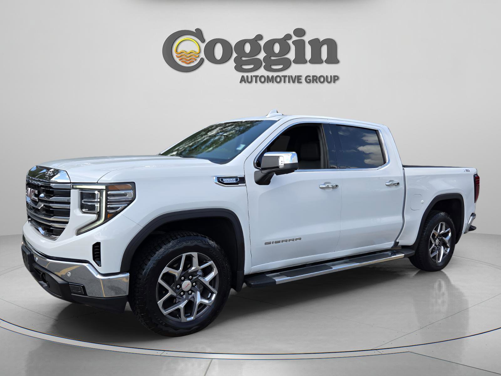 Used 2024 GMC Sierra 1500 SLT w/ SLT Premium Plus Package AWD/4WD image 1