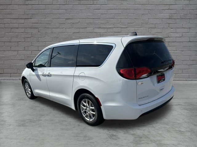 New 2027 Chrysler Pacifica LX FWD image 4