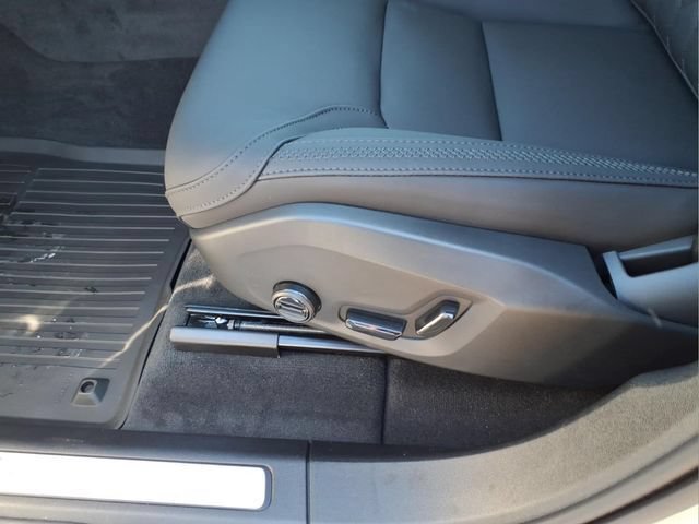 New 2026 Volvo XC60 B5 Plus w/ Protection Package Premier AWD/4WD image 16