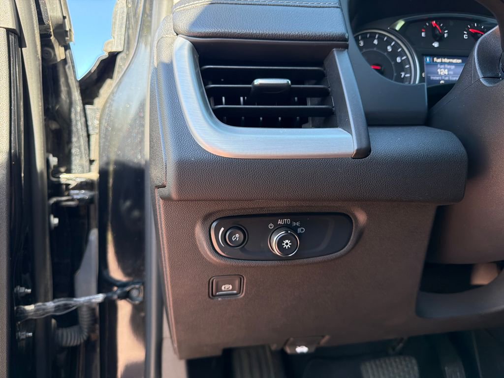 Used 2024 GMC Terrain SLE AWD/4WD image 13