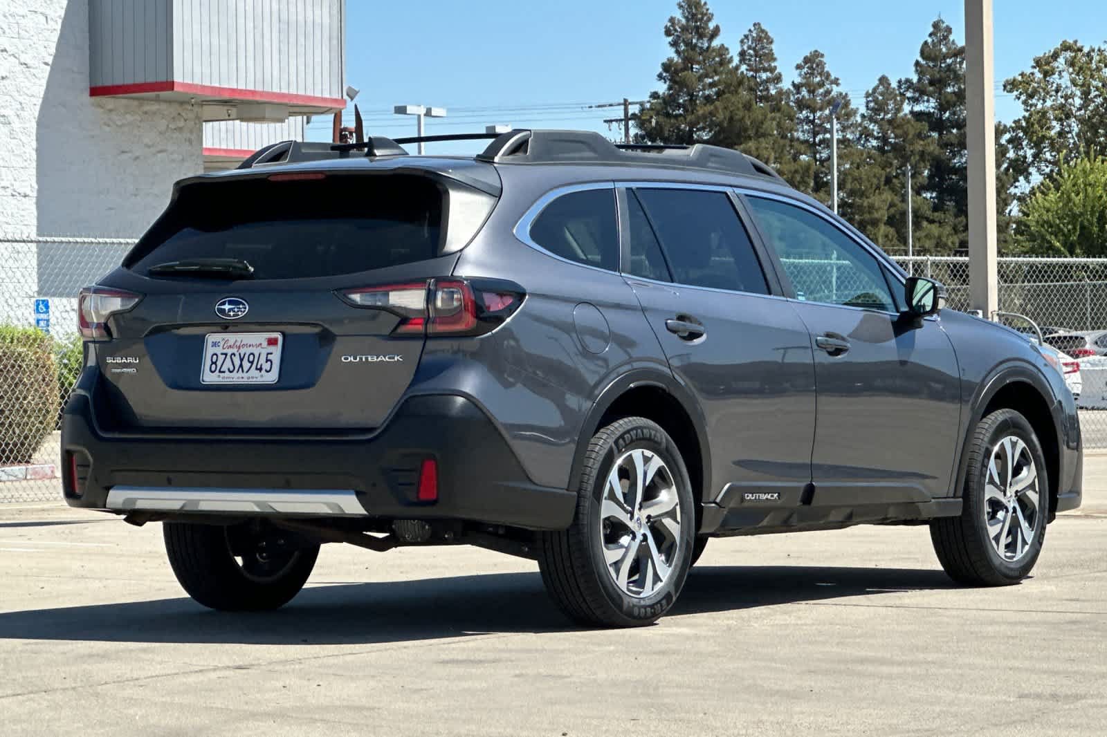 Used 2022 Subaru Outback Limited AWD/4WD image 3