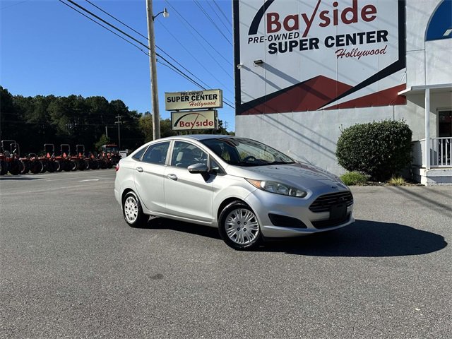 Used 2015 Ford Fiesta SE