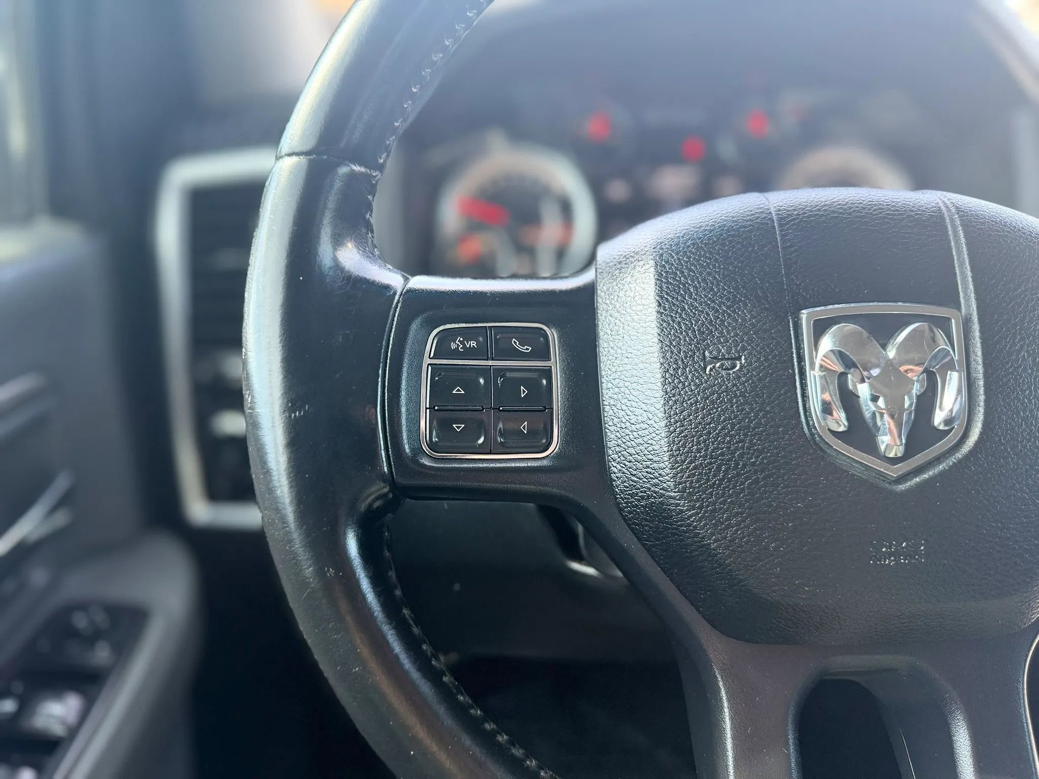 Used 2018 RAM 1500 SLT AWD/4WD image 24