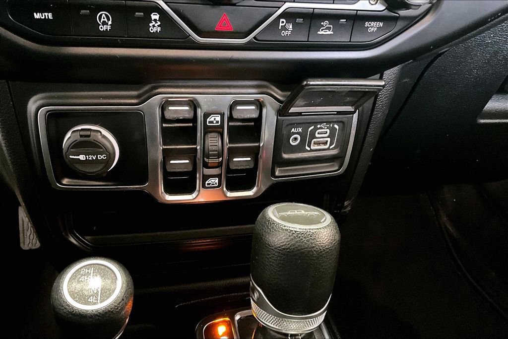 Used 2022 Jeep Gladiator Overland w/ Cold Weather Group AWD/4WD image 16