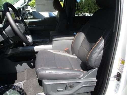 New 2026 Ford F250 Lariat w/ Black Appearance Package image 8