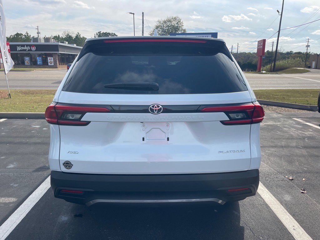 Used 2024 Toyota Grand Highlander Platinum image 13