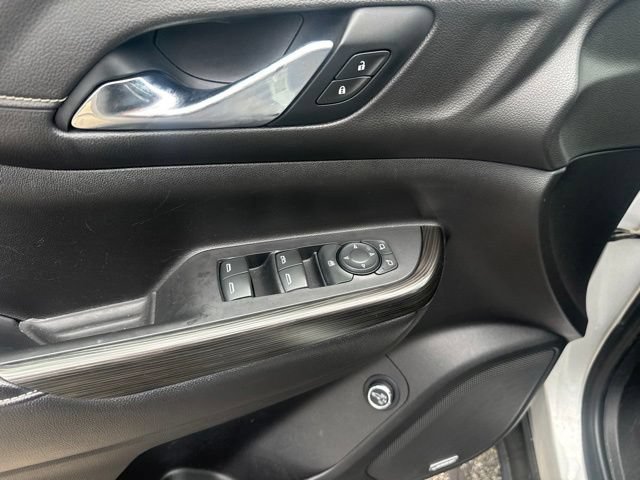 Used 2019 GMC Acadia SLT AWD/4WD image 10