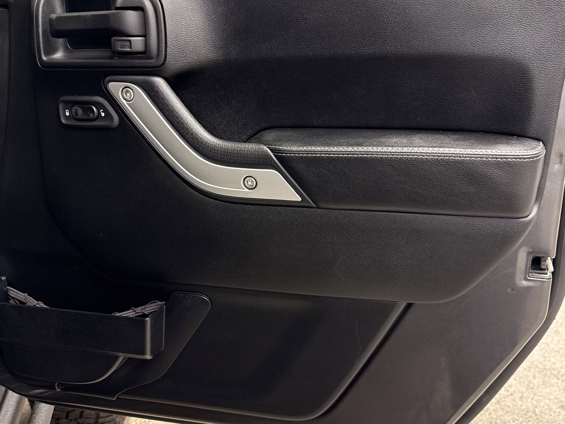 Used 2016 Jeep Wrangler Unlimited Rubicon image 19