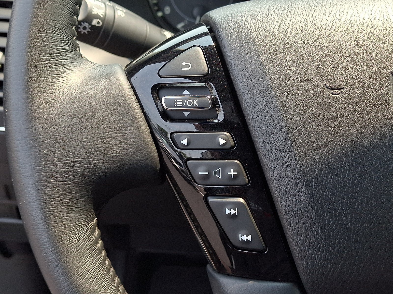 Used 2024 Nissan Armada SV w/ Cargo Package AWD/4WD image 23