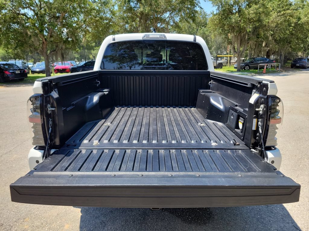 Used 2022 Toyota Tacoma TRD Off-Road w/ Technology Package AWD/4WD image 13