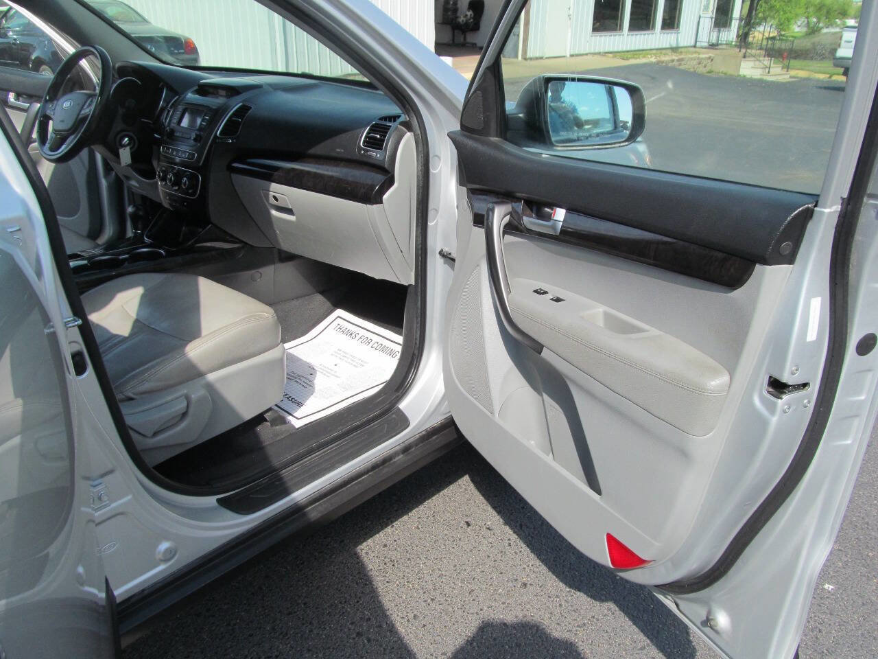 Used 2014 Kia Sorento LX AWD/4WD image 23