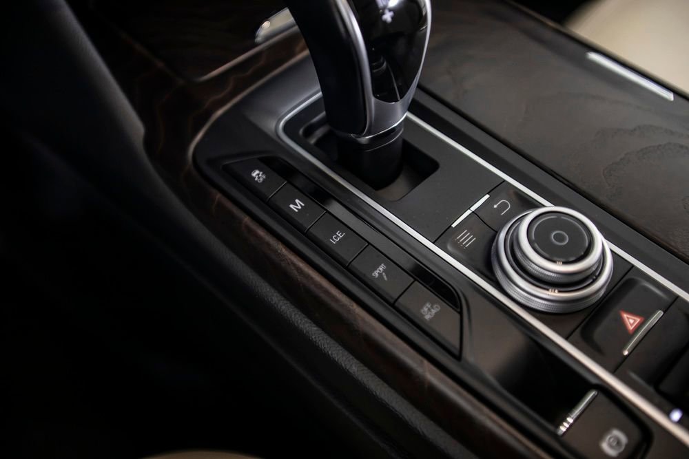 Used 2017 Maserati Levante S image 34